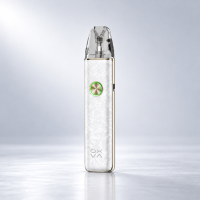OXVA XLIM 4 in Nacre White im Studio