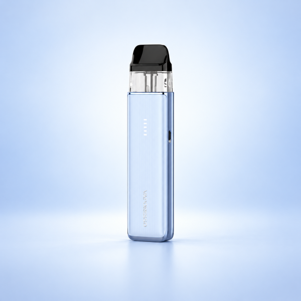 Vaporesso XROS 6 Mini Pod-Kit Jelly Blue – Hellblau vor dezentem Hintergrund