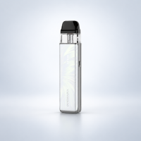Vaporesso XROS 6 Mini Pod-Kit Plume White – Perlmuttweiß vor dezentem Hintergrund